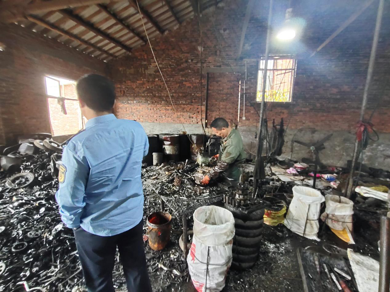 J9九游会：邵阳：查处高崇山某境内一非法回收拆解报废机动车窝点