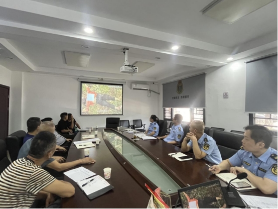 暑运进行时迎战高温酷暑全力确保暑运市场安全