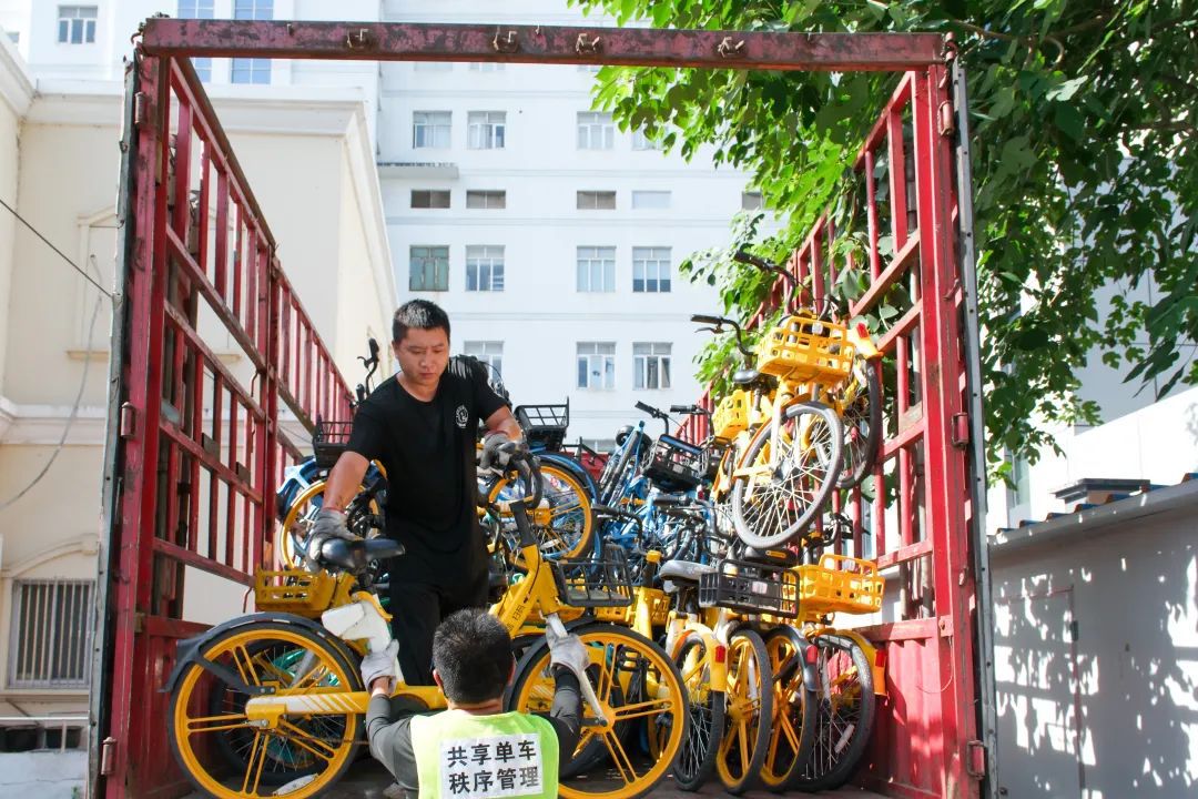 J9九游会：460米共商共治这里“专车专位”破题“寸步难行”(图4)