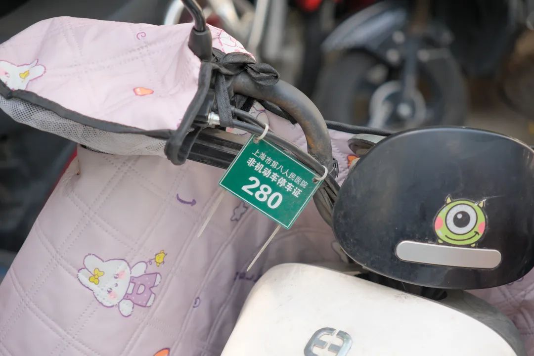 J9九游会：460米共商共治这里“专车专位”破题“寸步难行”(图3)