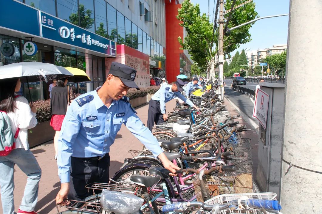 J9九游会：460米共商共治这里“专车专位”破题“寸步难行”(图10)