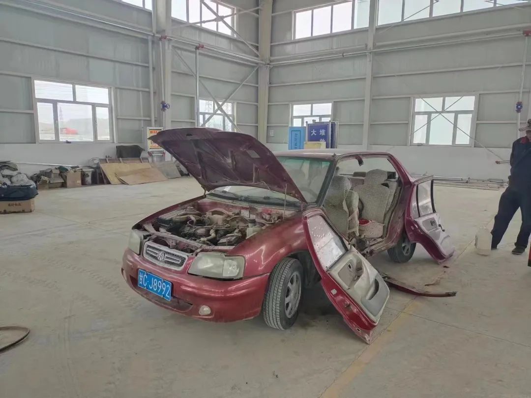 废旧资源回收利用让报废汽车也能“华丽变身”