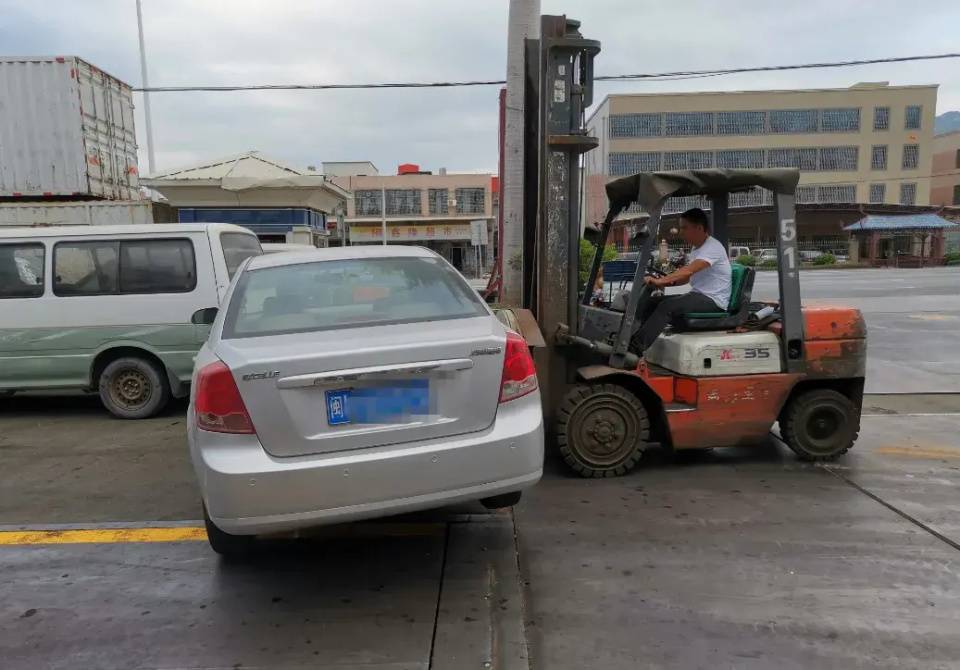 九游会J9：报废车大量流入黑市行业乱象如何治？(图7)