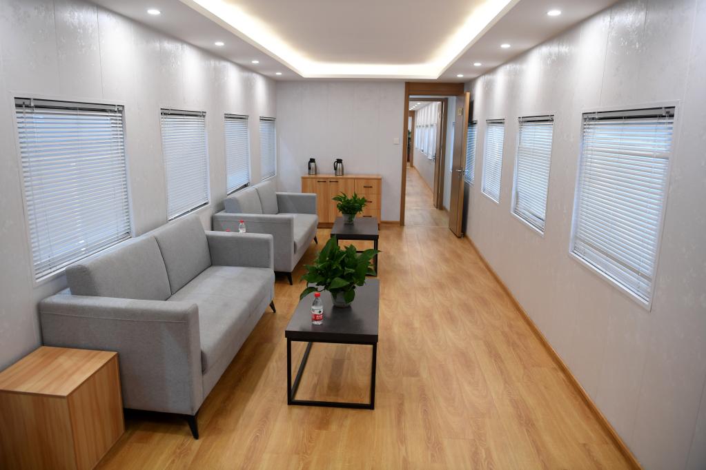 九游会J9：新华全媒+丨报废火车去哪了？铁路物资循环利用基地让废品“重获新生”(图4)