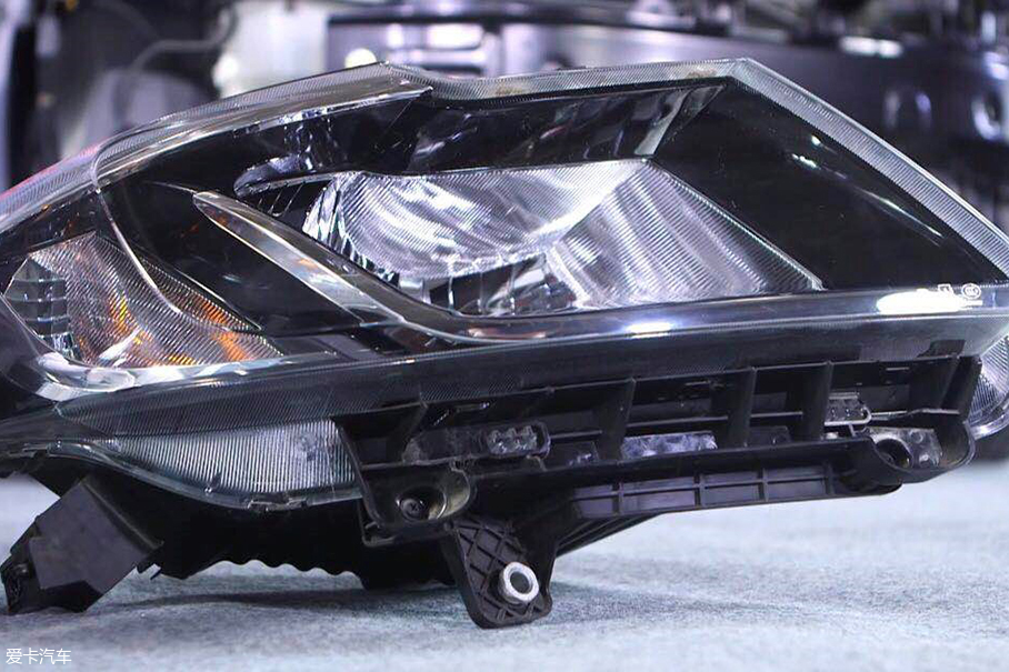 J9九游会：揭开裙底看本质金杯F50宝骏730拆解(图6)