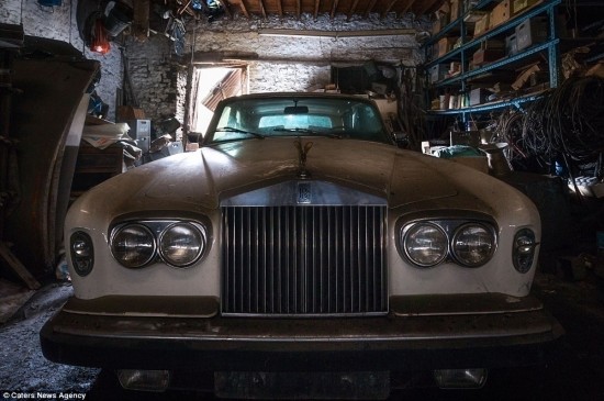 J9九游会：被遗忘的经典全球废弃老爷车图片集锦(图3)