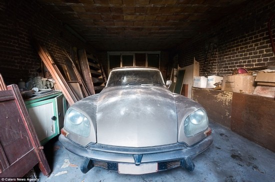 J9九游会：被遗忘的经典全球废弃老爷车图片集锦(图5)