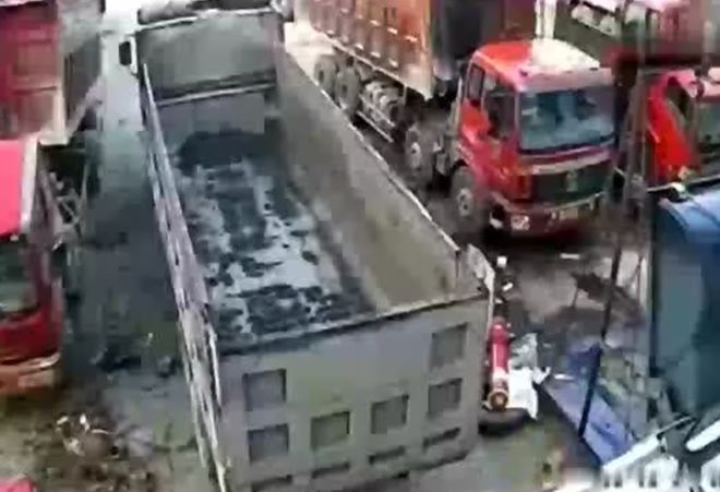 九游会J9：为啥很多车主宁愿把车丢掉也不去车管所报废？车主：我不笨(图11)