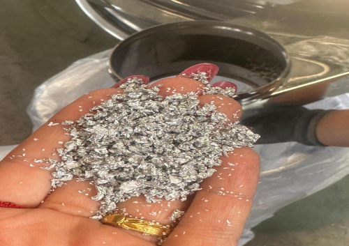 汽车电池堆积如山怎么破？循环拆解利用有妙招(图2)