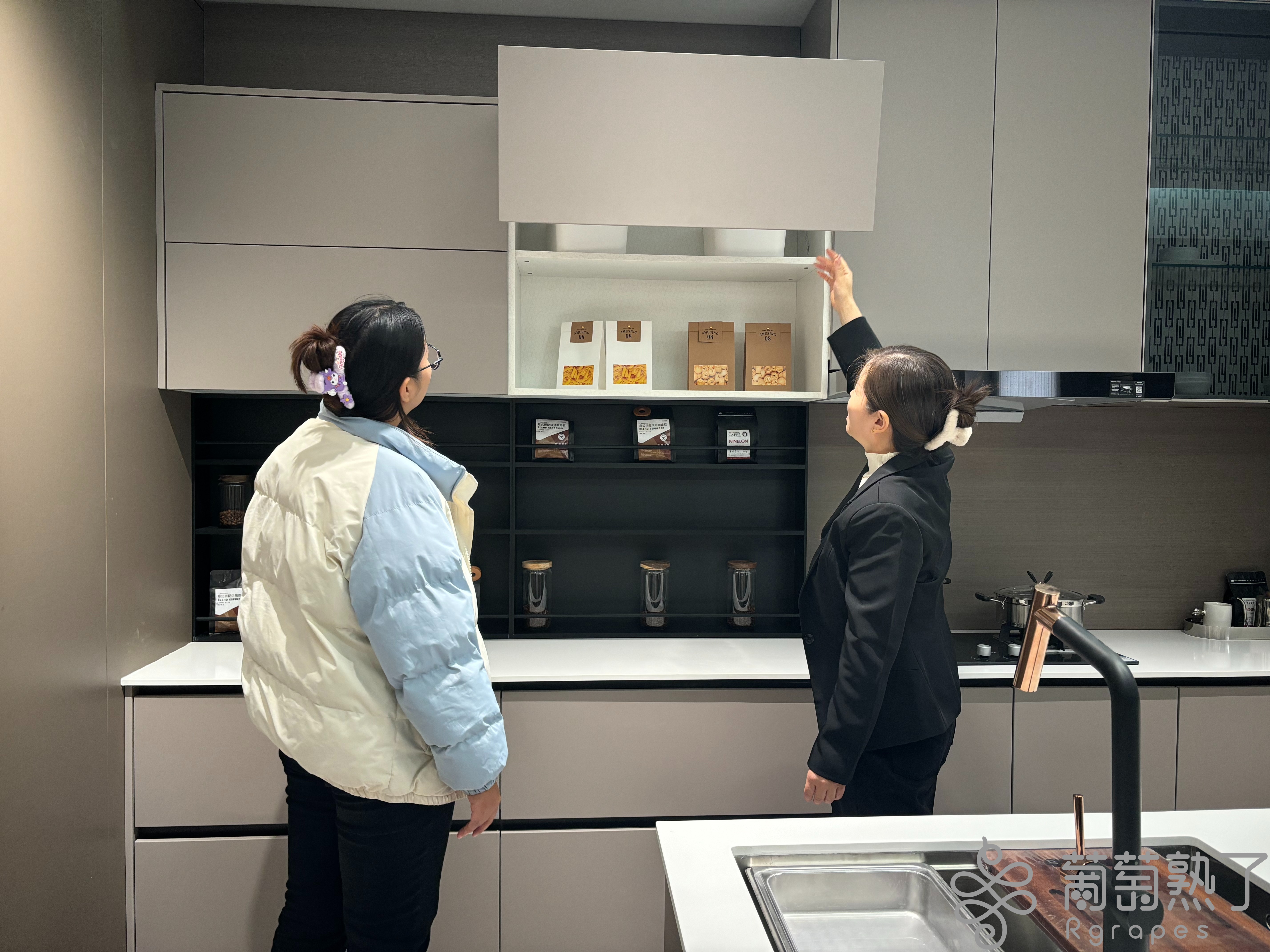 九游会J9：吐鲁番市：“以旧换新”活动拉动消费破亿(图2)