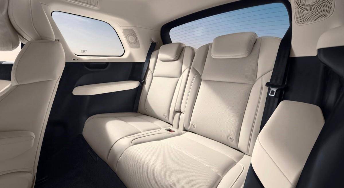 J9九游会：对谈汽车专家揭秘零跑C16车身结构配置用料有多大诚意？(图9)