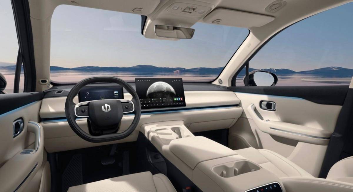 J9九游会：对谈汽车专家揭秘零跑C16车身结构配置用料有多大诚意？(图10)