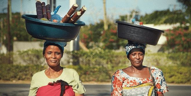 中国人扔掉不用的“汽车垃圾”却被非洲人当宝贝用途你想不到(图2)