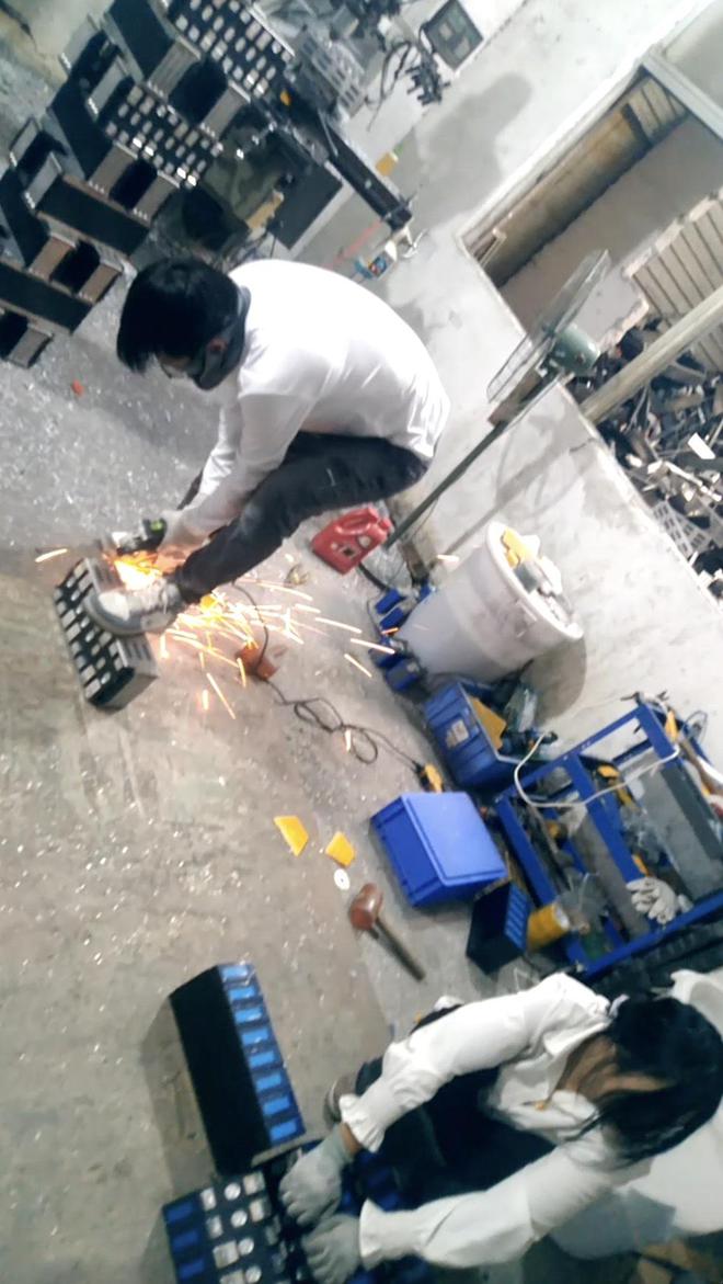 湃调查｜动力电池回收乱象：暴力拆解再组装“三无产品”(图5)