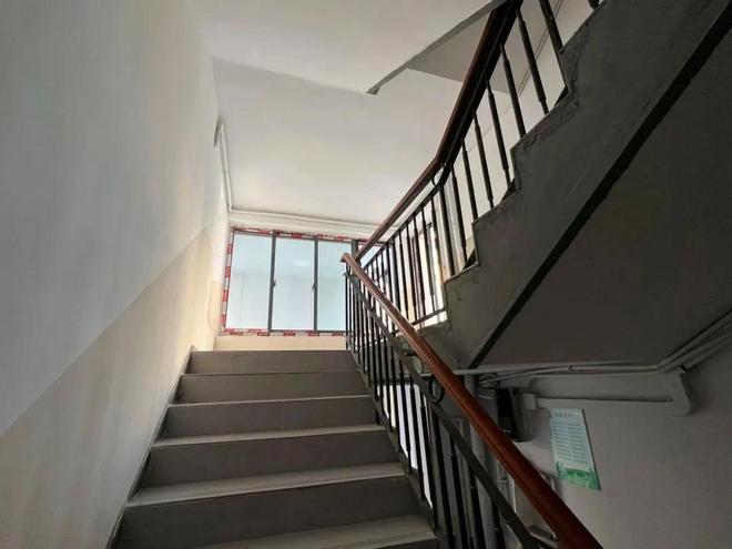 九游会J9：焕然一新！这个老旧小区迎来华丽蝶变(图2)