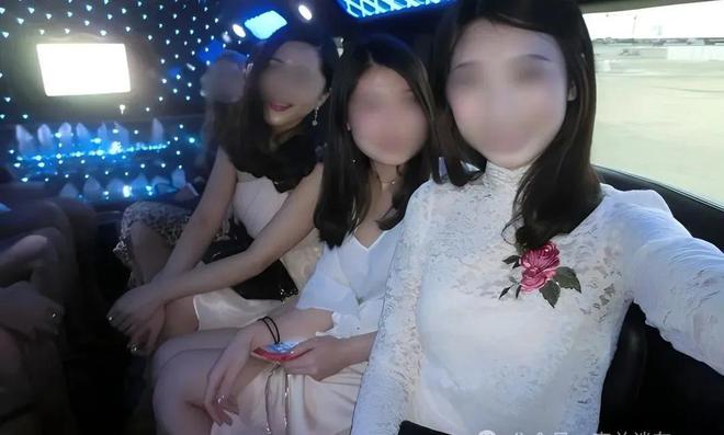 洗米华的悍马车曾风光无限美女满座如今已报废注销。(图2)
