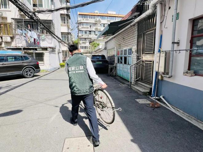 九游会J9：旧车换粮油！这个街道巧解“僵尸车”难题(图2)