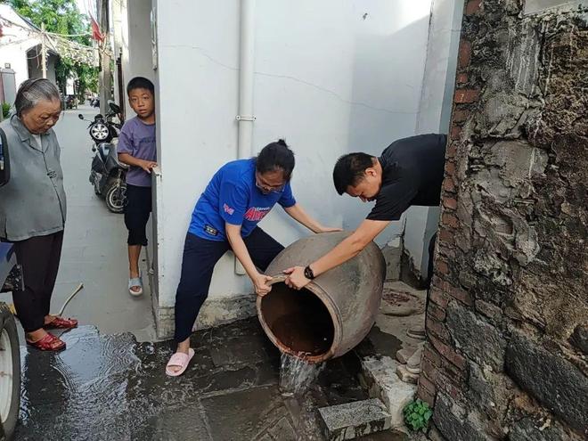 翻盆倒罐清积水、消杀打扫灭蚊虫！儋州干群齐行动→(图17)