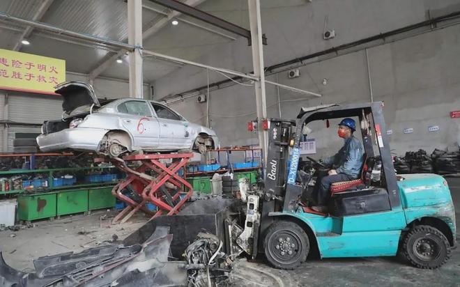 “一车六吃”！看十二师“魔法工厂”如何把报废车“变废为宝”(图6)