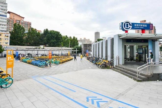 J9九游会：治理电动自行车乱象丰台推行地铁站口不同车辆分区停放(图3)