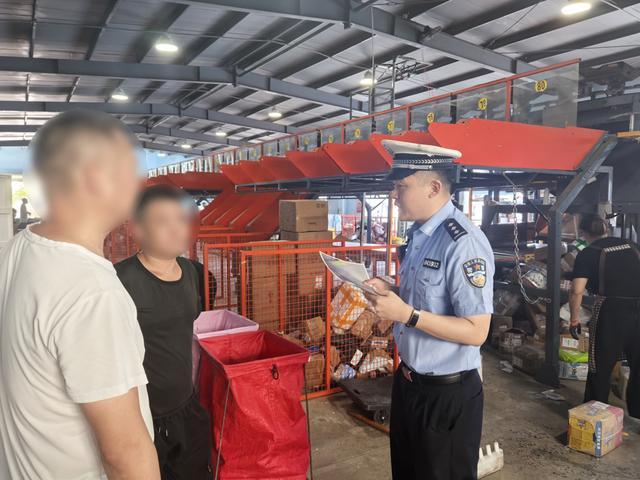因醉驾驾照被吊销他竟无证开起报废车(图2)