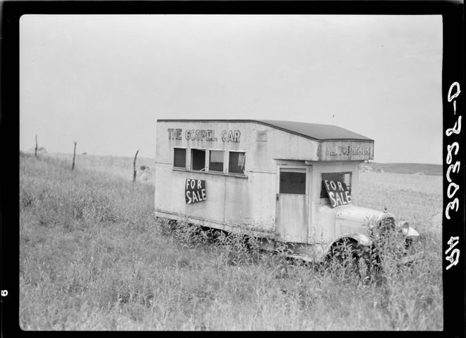 光影交错：美国废弃汽车与自然风景的奇妙碰撞(图4)