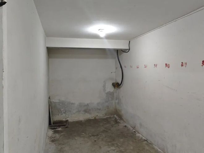 告别“停车障碍赛”！400多辆废弃车被清运停车自由终实现(图3)