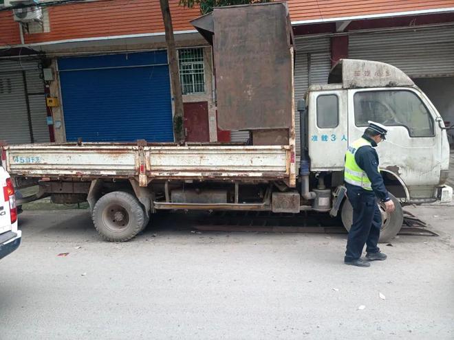 严查！曝光！达州废弃汽车专项执法整治在行动(图11)