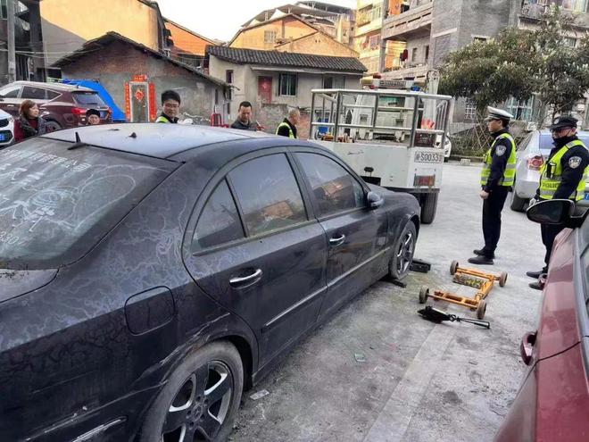 严查！曝光！达州废弃汽车专项执法整治在行动(图15)