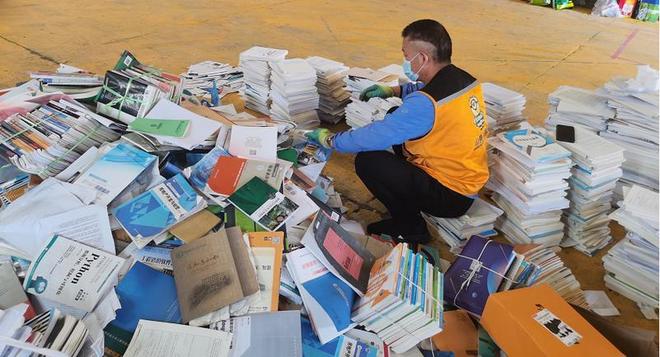 国外网友吐槽:中国人一边造全球最多的钢一边捡瓶子卖钱?(图15)