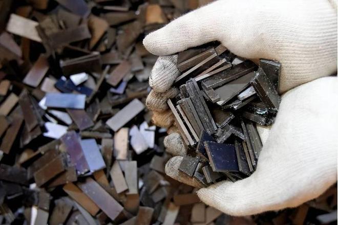 国外网友吐槽:中国人一边造全球最多的钢一边捡瓶子卖钱?(图12)